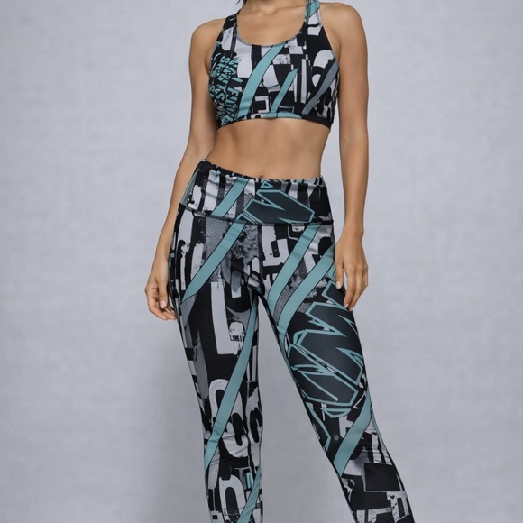 β¨ Chic & Supportive Two-Piece Activewear Set β¨ - Picture 1 of 11
